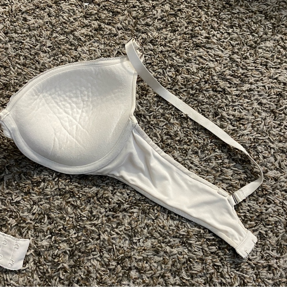 Lily of France Bra 36C White Floral Lace Trim Underwire Classic T-shirt - Picture 3 of 6